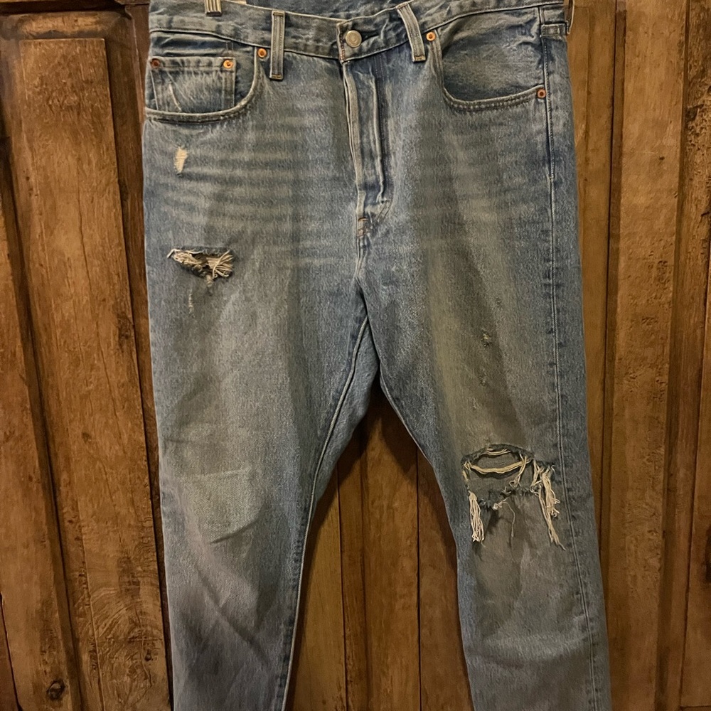 Light wash Strait Leg Levi’s